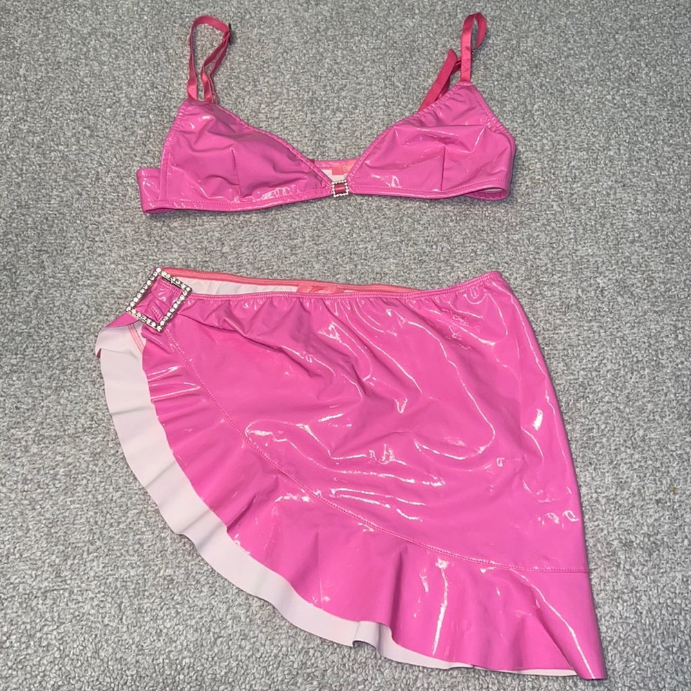 Latex 2 Piece
